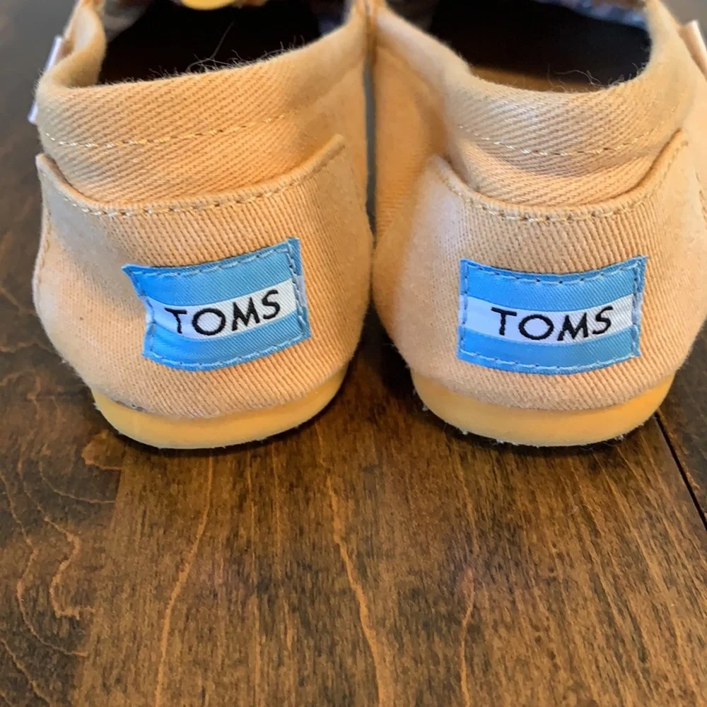 Toms Alpargata shoes. - Picture 4 of 5